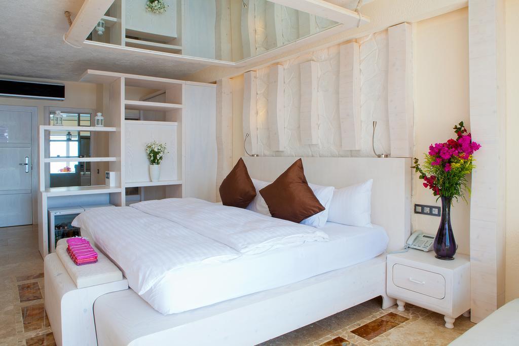 Peninsula Gardens Hotel - Adults Only Kas Room photo